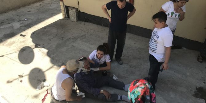 Motosiklet Kazasında Dede Ve Torunu Yaralandı