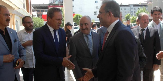 Bitlis’in Yeni Valisi Ustaoğlu Göreve Başladı