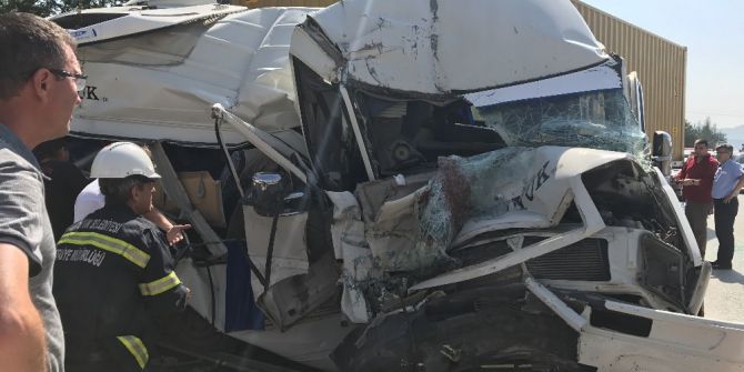 Korkunç Kazada Can Pazarı Yaşandı