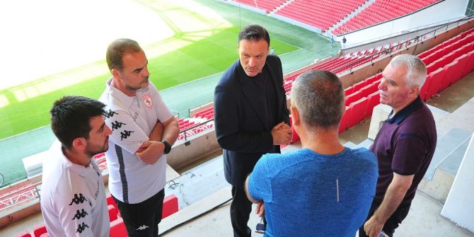 Yeni Hoca Yeni Stadı Gezdi