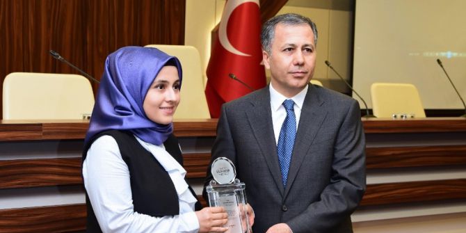 Uyuşturucu İle Mücadele Edenlere Plaket