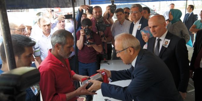 Bakan Elvan’dan Şehit Ailelerine Taziye Ziyareti