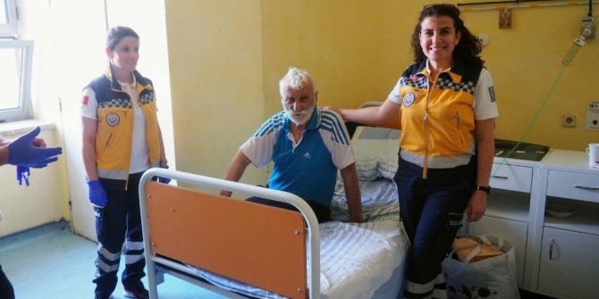 Bir Telefonla Hiç Düşünmeden Bin Kilometre Yol Yapıp, 2 Ülke Geçtiler