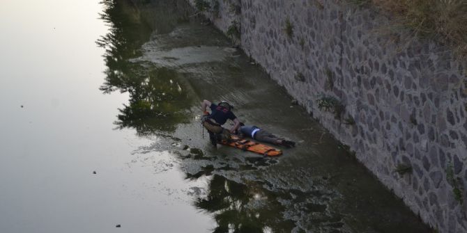 Uyuşturucu Madde Kullandığı İddia Edilen Bir Genç Dereye Düştü