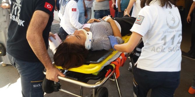 Kadını Araçtan Yola Attılar