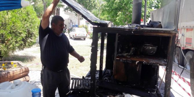 Engelli Şahsın Ekmek Teknesini Kundakladılar