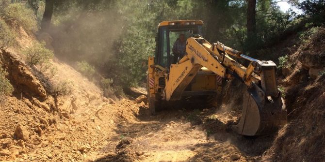 Burhaniye’de Kırsal Mahallelerin Yayla Yolları Bakıma Alındı