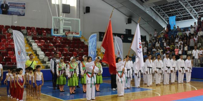 Spor Merkezleri Törenle Açıldı