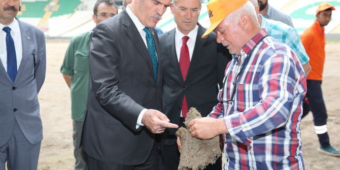 Timsah Arena Yeni Çimlere Kavuşuyor