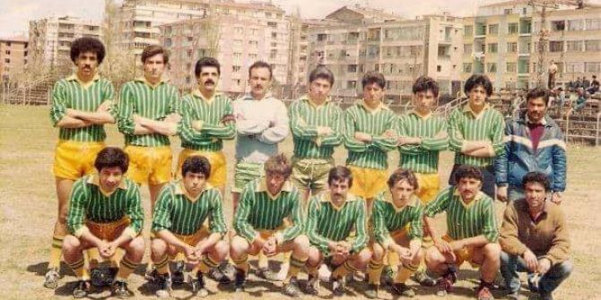 Şampiyonluğu Kutlamak İçin Eski Oyuncular Objektif Karşısına Geçti