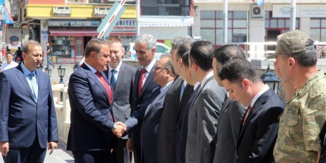 Kilis Valisi Tekinarslan Görevine Başladı