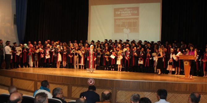 Fırat Tıp 29. Dönem Mezunlarını Verdi