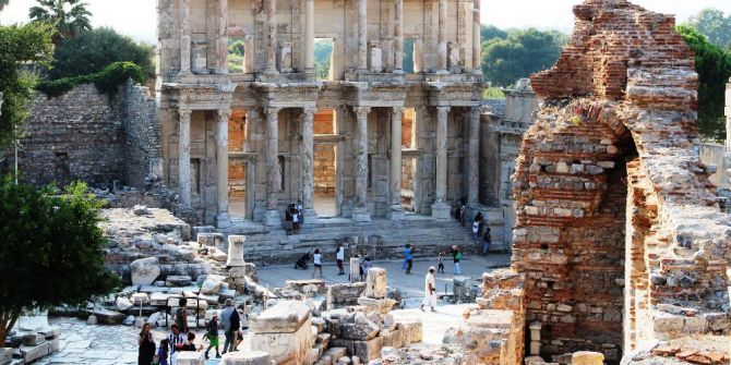 Arkeologlar Derneği İzmir Şube Başkanı Yrd. Doç. Dr. Ahmet Uhri: