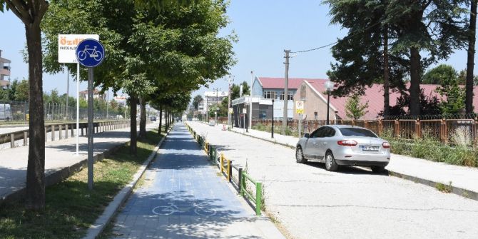 Yan Yolların Rehabilitasyonu Yapılıyor