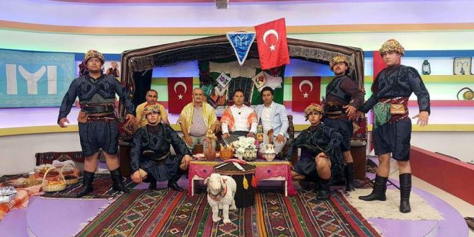 Aliağa Yörükler Derneği Zeybek Kültürünü Yaşatıyor