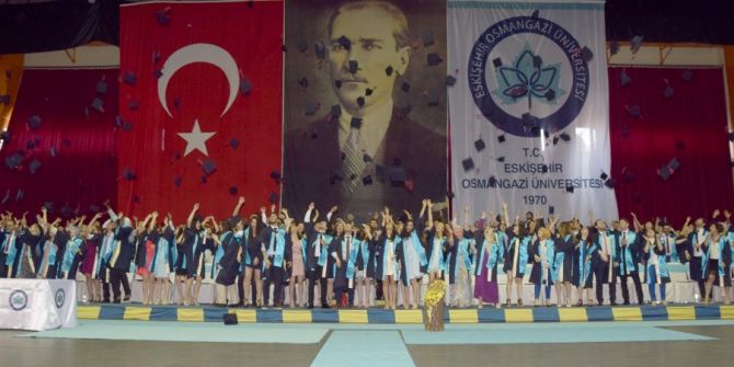 Esogü Tıp Fakültesi 38’inci Dönem Mezunlarını Verdi