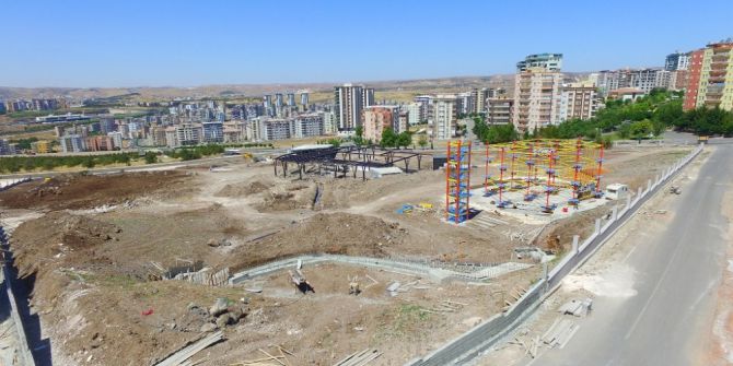 Çocuk Oyun Dünyasının İnşaatı Sürüyor