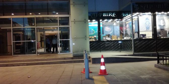 Bakırköy’de Bir Avm’de Kuyumcu Soygunu
