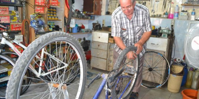 Yarım Asrı Aşkın Bisiklet Tamir Ediyor
