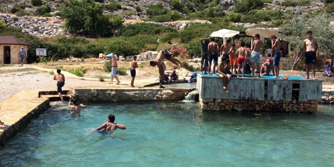 Sıcaktan Bunalan Vatandaşlar Demre Burgucu’nda Serinliyor