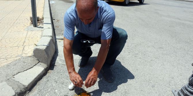 Asfaltta Yumurta Pişirip Yedi
