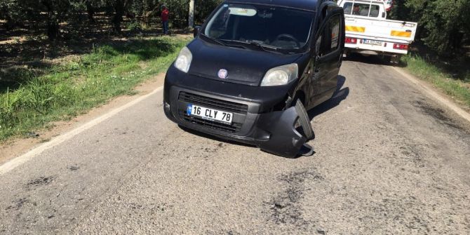 Yolcu Minibüsü Önünde Seyreden Araca Çarptı: 8 Yaralı