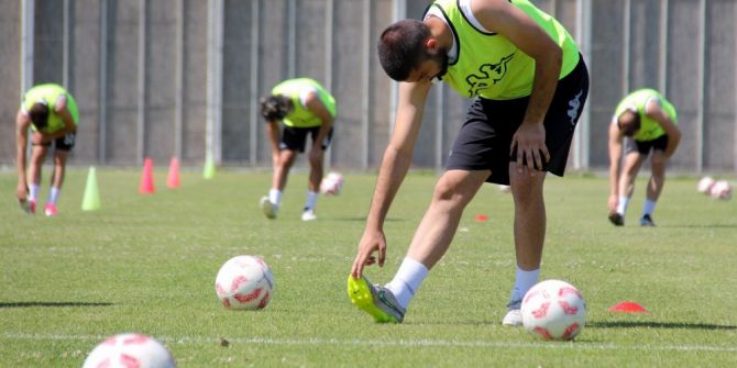 Alpay Özalan’dan Eski Yabancı Futbolculara Eleştiri