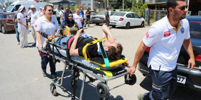 Adalet Yürüyüşündeki Gence Midibüs Çarptı