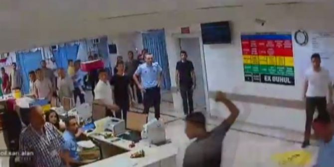 Hastaneyi Bıçaklarla Basan Grubu Jandarma Dağıttı