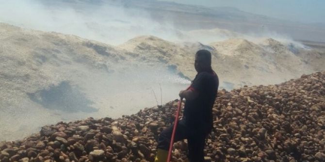 Şambayat’ta Bin 200 Dönümlük Arazide Anız Yandı