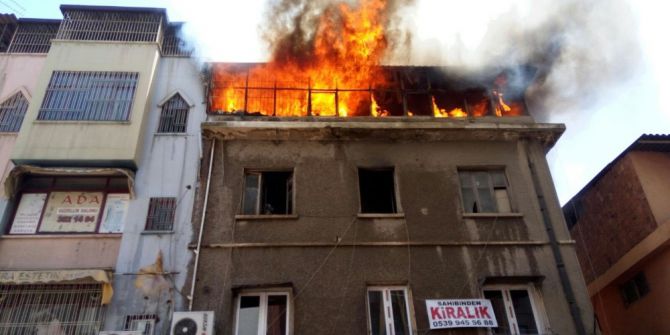 Adana’da Tarihi Çerçinin Atölyesi Yandı