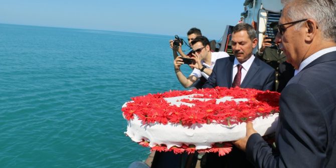 Kdz. Ereğli’de Şehitler İçin Denize Çelenk Bırakıldı