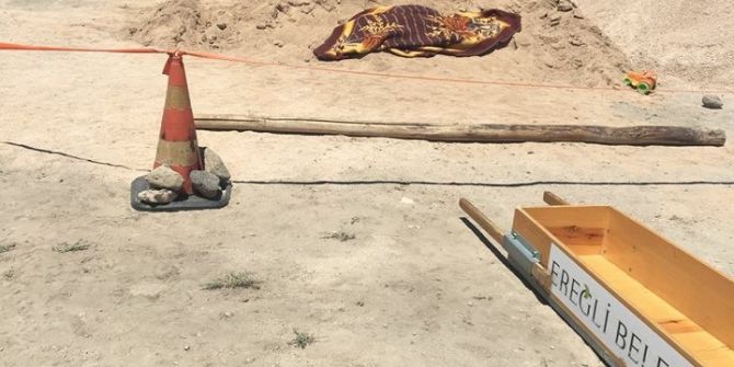 Kum Yığınının Altında Kalan Çocuk Can Verdi