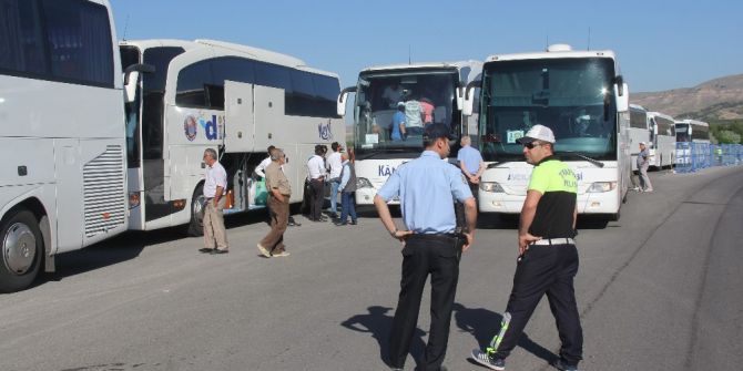 Sivas Olaylarının 24. Yıl Dönümü Anmaları İçin İl Dışından Sivas’a Gelen Araçlar Didik Didik Arandı