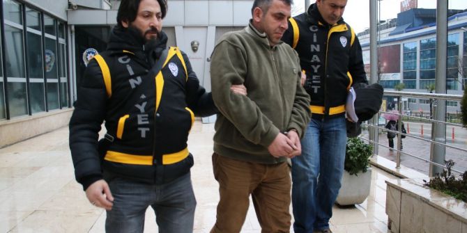 Arkadaşını Doğrayan Sanığa Hakimden Fırça