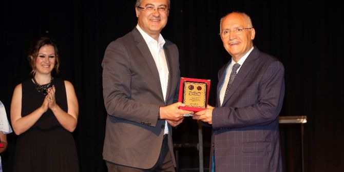 Avukatlar Yenimahalle’de Sahneye Çıktı