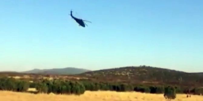 Skorsky Pilotu Helikopterle Mehmetçiği Selamladı