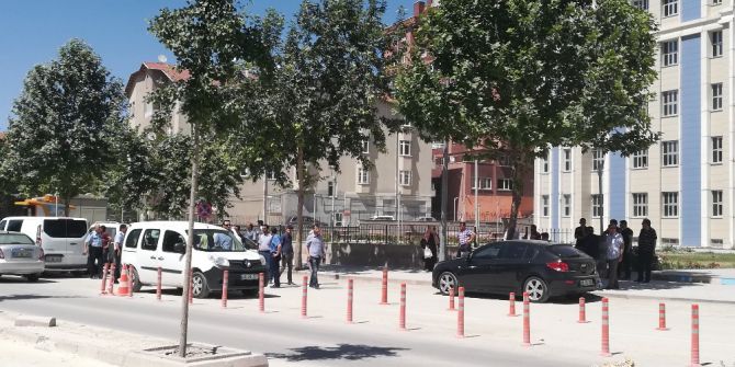 Kasten Yaralama Suçundan Tutuklanan Zanlının Ailesi Adliye Önünde Arbede Çıkarttı