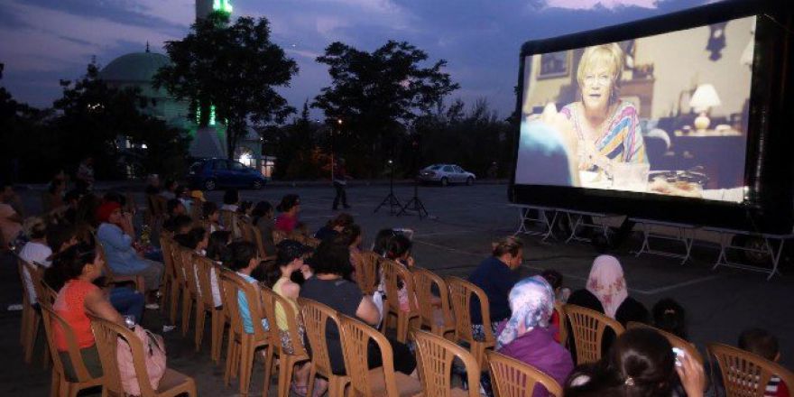 Sinema Günleri Dolu Dizgin Devam Ediyor