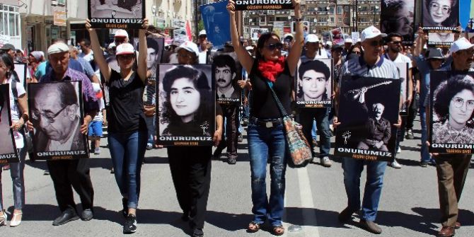 Madımak’ta Ölenler Gözyaşlarıyla Anıldı