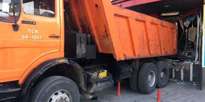 Karayolları Aracı Markete Girdi