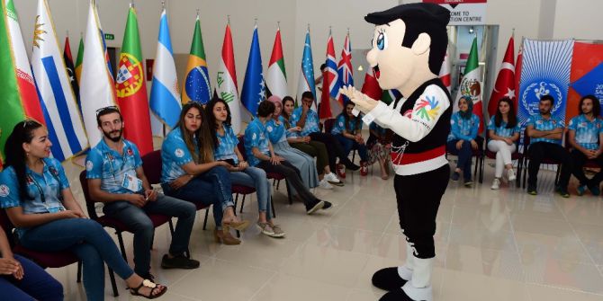 Çakır, Gönüllülere İşaret Dili Öğretti