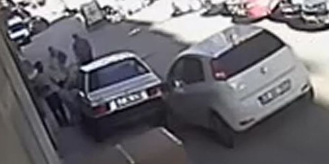 Baba Ve İki Çocuğu Ölümden Kıl Payı Kurtuldu