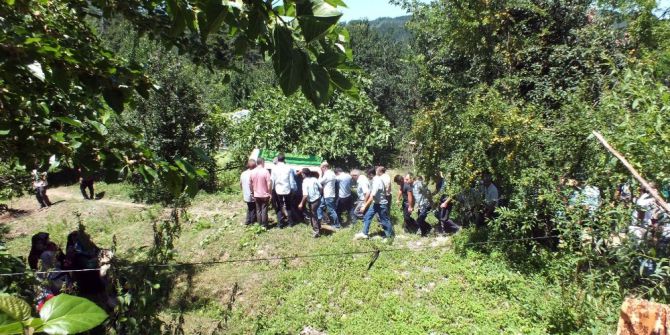 Oynadıkları Silahın Ateş Almasıyla Ölen İki Çocuk Toprağa Verildi
