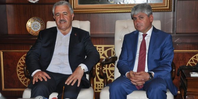 Bakan Arslan, İlçe Başkanlarına Yapılan Saldırıları Kınadı