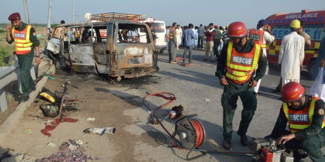 Pakistan’da Kamyonet Alev Aldı: 6 Ölü