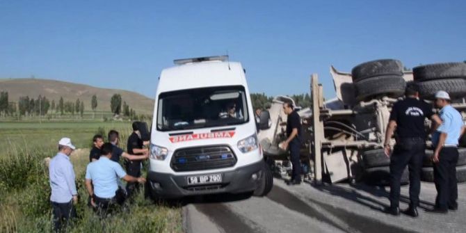 Kapanan Yolda Polisin Ambulans Seferberliği