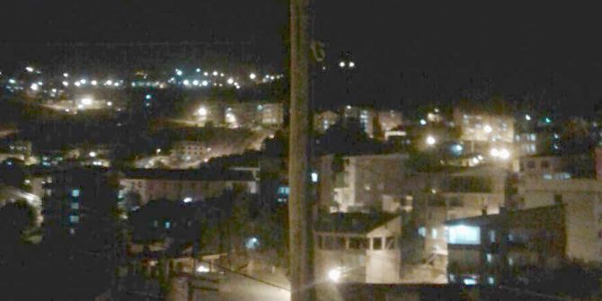 Sokak Kedisi Elektrik Direğinde Saatlerce Mahsur Kaldı