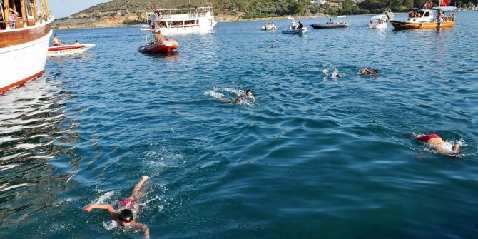 Genç Yüzücü Kabotaj Kutlamalarında Boğulma Tehlikesi Atlattı