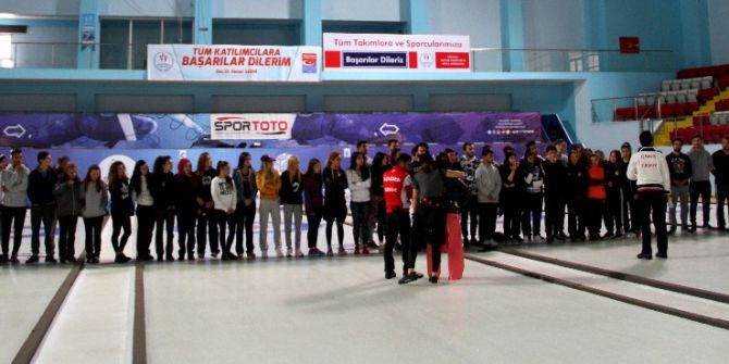 Spor İçin Süpürüyorlar